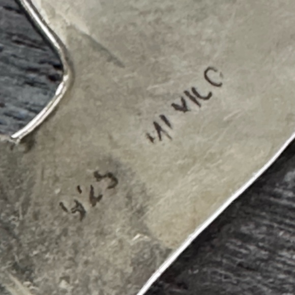 Beautiful Abstract Wide Sterling Silver Cuff Bracelet - Picture 5 of 12